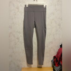 Womens Fabletics hi rise mauve/ gray leggings - size small